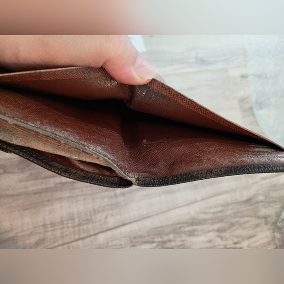 Louis Vuitton Monogram Elise Compact Wallet - Picture 7 of 10